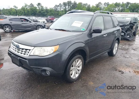 2013 Subaru Forester 2.5X Limited from USA, damaged, VIN JF2SHAECXDH403678